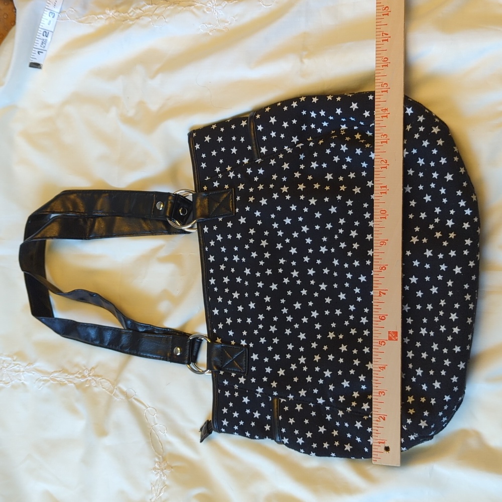 Black canvas w/ white stars plenty of pockets zippered tote EUC - Picture 3 of 5
